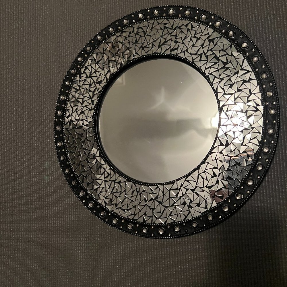 Contemporary Circle Mirror with Glass Chips